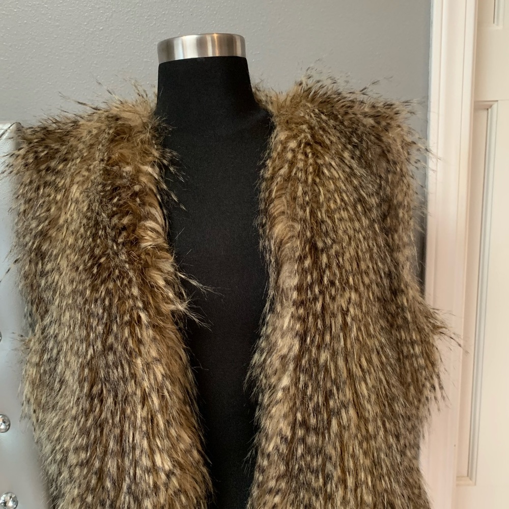 EUC Faux Fur Feather Vest